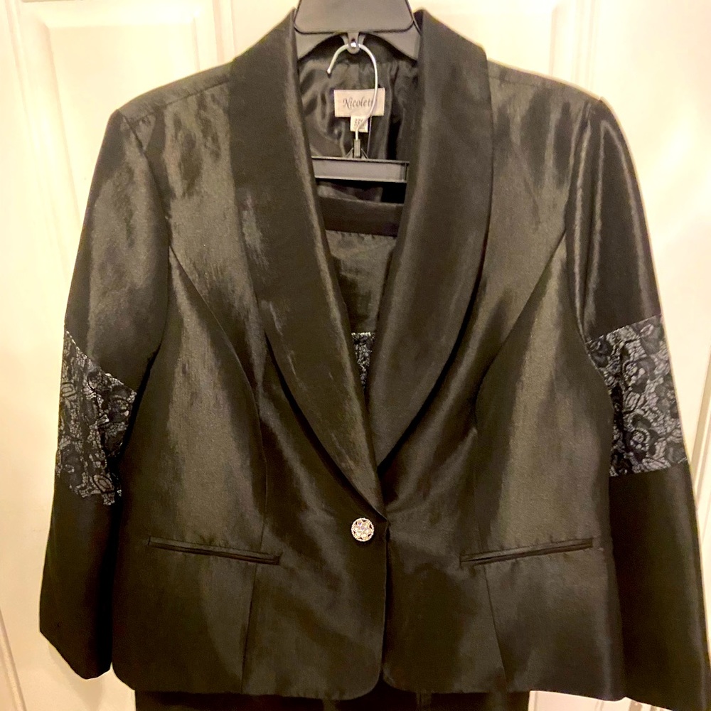 Nicolette 2 piece jacket and skirt NWT
